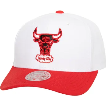 Hvid og rød curved snapback kasket Team 2 Tone 2.0 Pro fra Chicago Bulls NBA fra Mitchell & Ness