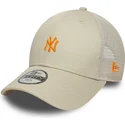 beige-verstellbare-trucker-kappe-mit-orangefarbenem-logo-fur-jungen-9forty-homefield-der-new-york-yankees-mlb-von-new-era