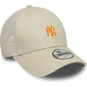 beige-verstellbare-trucker-kappe-mit-orangefarbenem-logo-fur-jungen-9forty-homefield-der-new-york-yankees-mlb-von-new-era