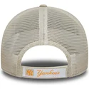 cappellino-trucker-beige-regolabile-con-logo-arancione-per-bambino-9forty-homefield-dei-new-york-yankees-mlb-di-new-era