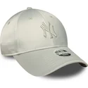 cappellino-curvo-verde-regolabile-da-donna-9forty-bow-back-satin-dei-new-york-yankees-mlb-di-new-era