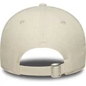 beige-verstellbare-curved-cap-mit-beigem-logo-fur-damen-9twenty-midi-linen-der-new-york-yankees-mlb-von-new-era