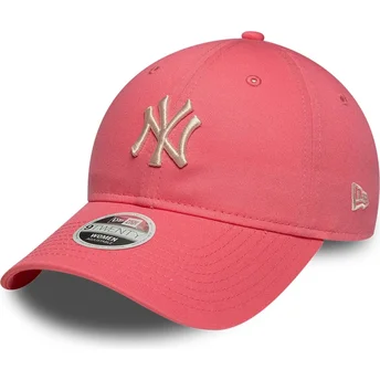 Rosa böjd justerbar keps med beige logotyp för dam 9TWENTY League Essential Midi från New York Yankees MLB av New Era