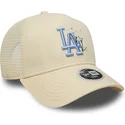 gorra-trucker-beige-con-logo-azul-para-mujer-9forty-a-frame-floral-de-los-angeles-dodgers-mlb-de-new-era