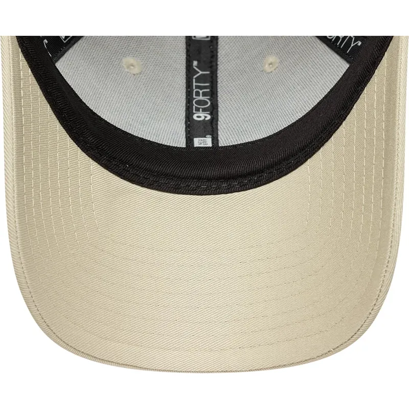 cappellino-curvo-beige-regolabile-da-donna-9forty-beaded-di-new-era