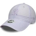 casquette-courbee-violette-ajustable-avec-logo-violet-pour-femme-9twenty-seersucker-new-york-yankees-mlb-new-era