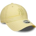 cappellino-curvo-giallo-regolabile-con-logo-giallo-da-donna-9twenty-seersucker-dei-new-york-yankees-mlb-di-new-era