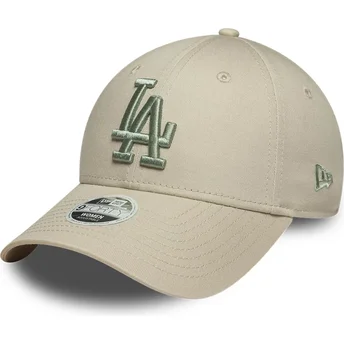 Cappellino curvo beige regolabile con logo verde da donna 9FORTY League Essential dei Los Angeles Dodgers MLB di New Era