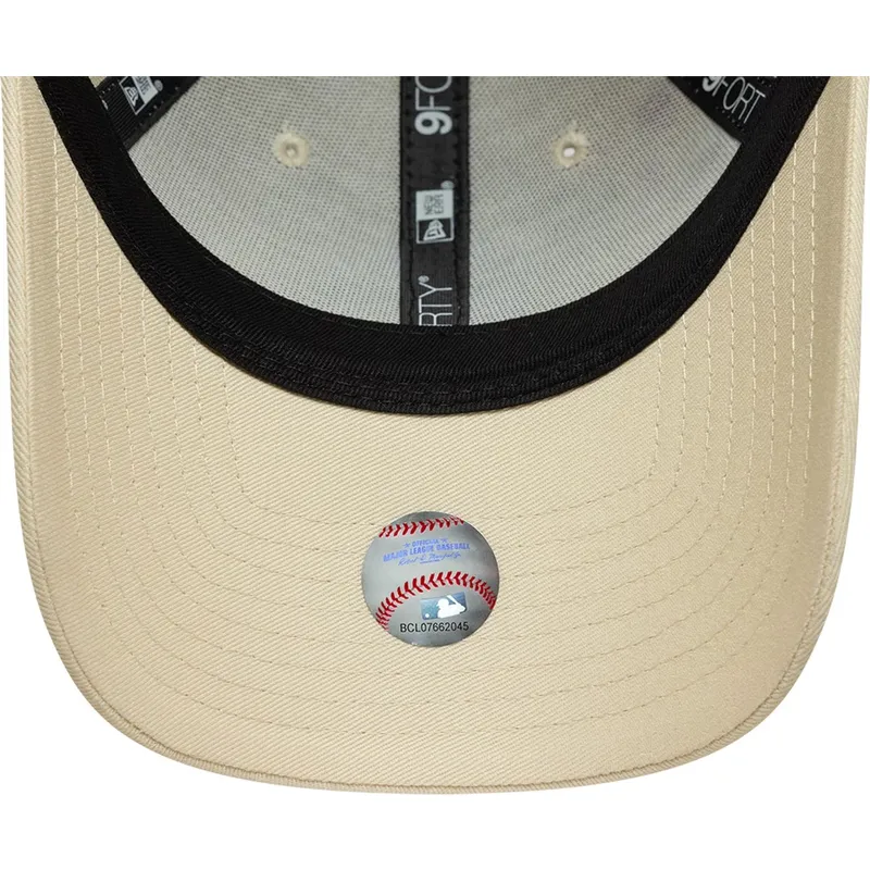 beige-verstellbare-curved-cap-fur-damen-9forty-floral-icon-side-der-new-york-yankees-mlb-von-new-era