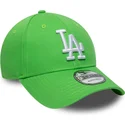 ljusgron-justerbar-kurvad-keps-med-vit-logotyp-9forty-league-essential-fran-los-angeles-dodgers-mlb-av-new-era