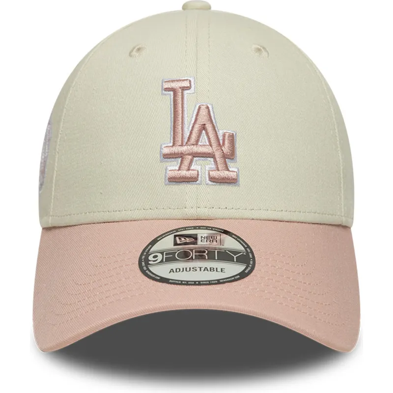 gorra-curva-beige-y-rosa-ajustable-con-logo-rosa-9forty-world-series-patch-de-los-angeles-dodgers-mlb-de-new-era