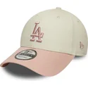cappellino-curvo-beige-e-rosa-regolabile-con-logo-rosa-9forty-world-series-patch-dei-los-angeles-dodgers-mlb-di-new-era
