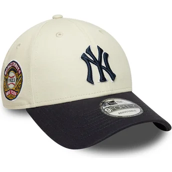 Cappellino curvo beige e blu navy regolabile con logo blu navy 9FORTY World Series dei New York Yankees MLB di New Era