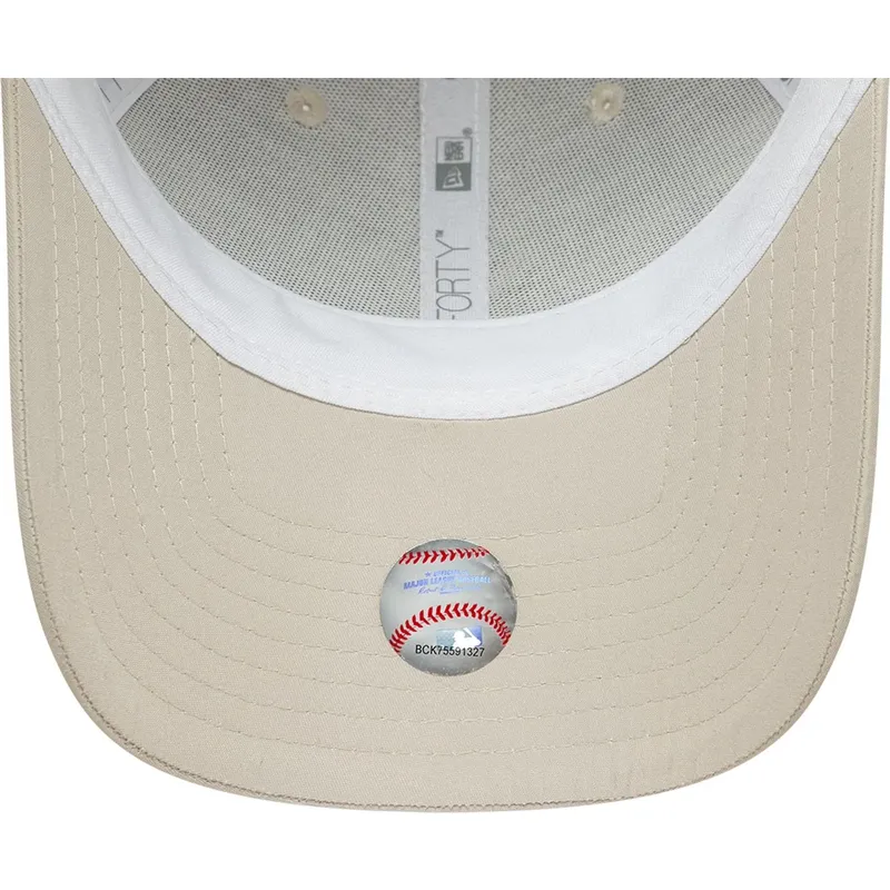 cappellino-trucker-beige-regolabile-con-logo-verde-9forty-homefield-midi-di-new-york-yankees-mlb-di-new-era