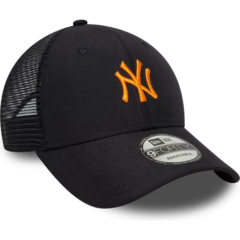 justerbar-marinbla-truckerkeps-med-orange-logotyp-9forty-homefield-midi-fran-new-york-yankees-mlb-av-new-era