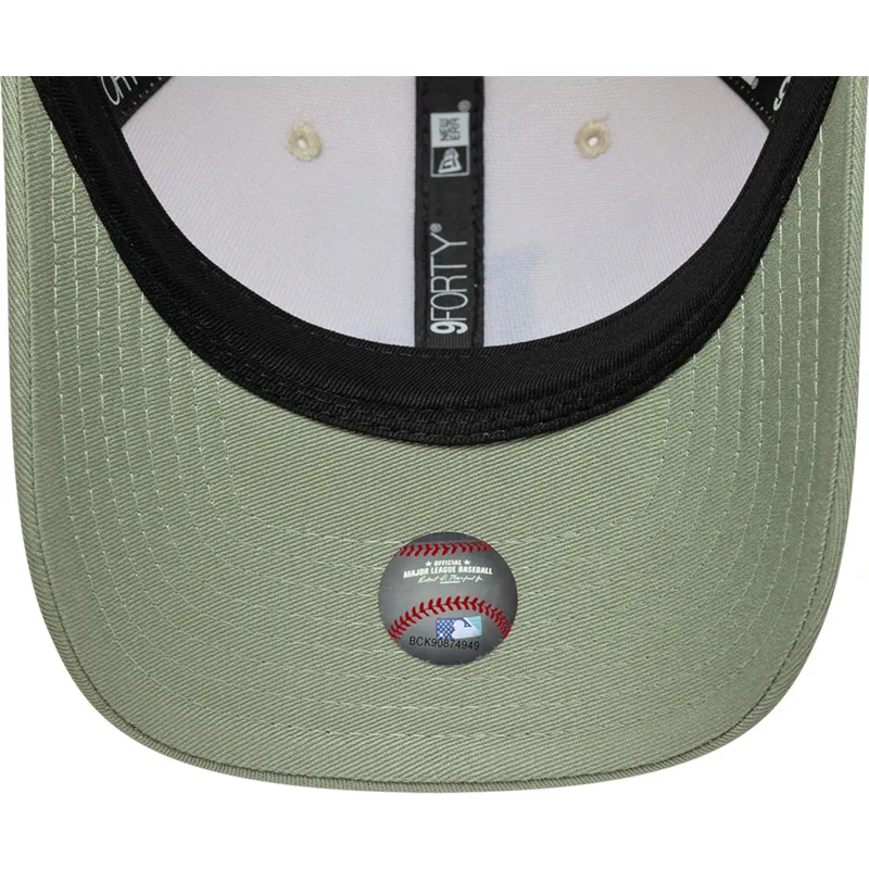 bezowa-i-zielona-czapka-z-daszkiem-snapback-z-zielonym-logo-9forty-m-crown-side-script-los-angeles-dodgers-mlb-new-era