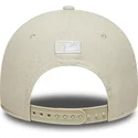 bezowa-zakrzywiona-czapka-snapback-9forty-m-crown-linen-new-york-yankees-mlb-new-era