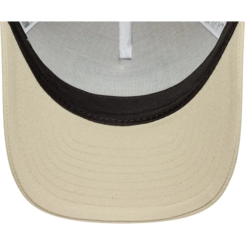 cappellino-trucker-beige-9forty-m-crown-a-frame-multi-patch-di-new-era