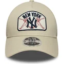 trucker-cap-beige-9forty-m-crown-a-frame-new-york-yankees-mlb-von-new-era