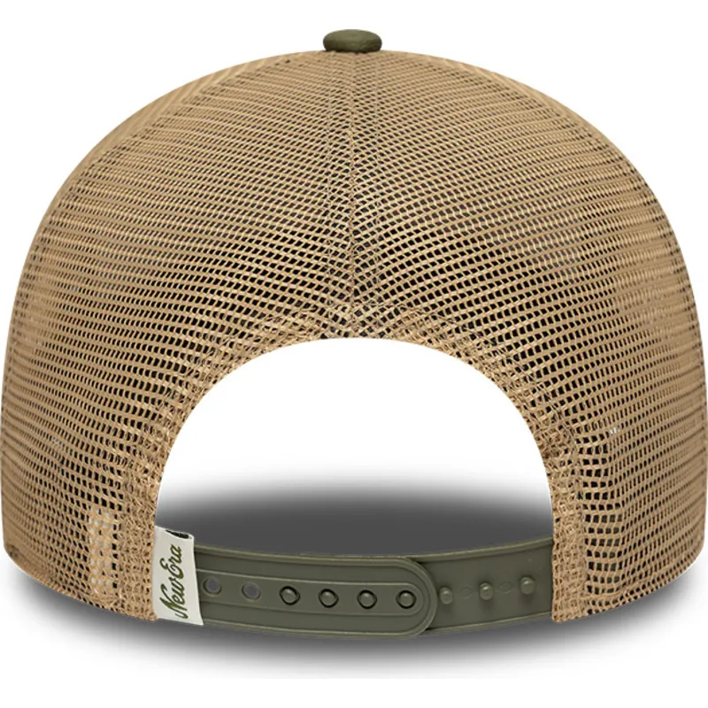 new-era-9forty-m-crown-a-frame-beige-and-green-trucker-hat