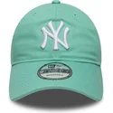 cappellino-con-visiera-curva-verde-chiaro-regolabile-9twenty-league-essential-di-new-york-yankees-mlb-di-new-era