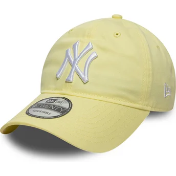 Cappellino con visiera curva giallo chiaro regolabile 9TWENTY League Essential di New York Yankees MLB di New Era