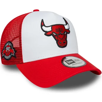 Röd och vit trucker-keps A Frame Side Patch från Chicago Bulls NBA av New Era