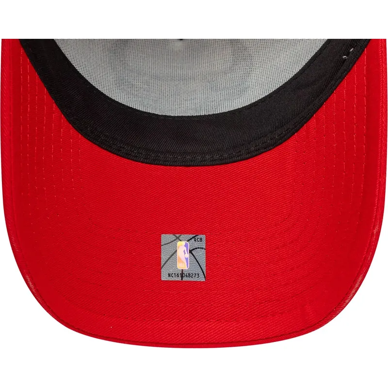 gorra-trucker-roja-y-blanca-a-frame-side-patch-de-chicago-bulls-nba-de-new-era