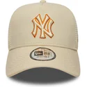 beige-trucker-keps-med-beige-logotyp-a-frame-outline-fran-new-york-yankees-mlb-av-new-era