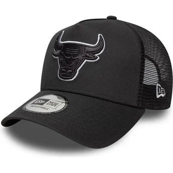 Schwarze Trucker-Cap mit schwarzem Logo A Frame Outline der Chicago Bulls NBA von New Era