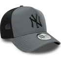 gorra-trucker-gris-con-logo-negro-a-frame-sport-de-new-york-yankees-mlb-de-new-era