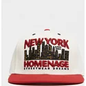 flache-beige-und-rote-snapback-kappe-nysky-skylines-the-snap-von-homenage