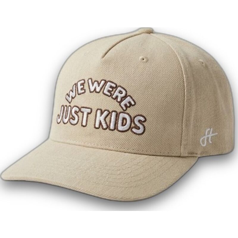 czapka-z-daszkiem-bezowa-snapback-just-kids-the-retro-od-homenage
