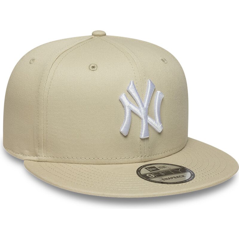 cappello-piatto-beige-snapback-con-logo-bianco-9fifty-league-essential-di-new-york-yankees-mlb-di-new-era