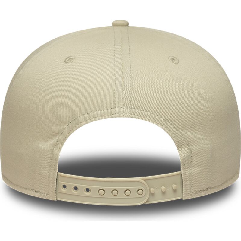 cappello-piatto-beige-snapback-con-logo-bianco-9fifty-league-essential-di-new-york-yankees-mlb-di-new-era