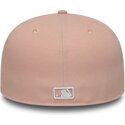 cappello-piatto-rosa-regolabile-59fifty-league-essential-dei-new-york-yankees-mlb-di-new-era