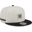 cappello-piatto-beige-e-nero-snapback-9fifty-training-pack-2026-dei-las-vegas-raiders-nfl-di-new-era