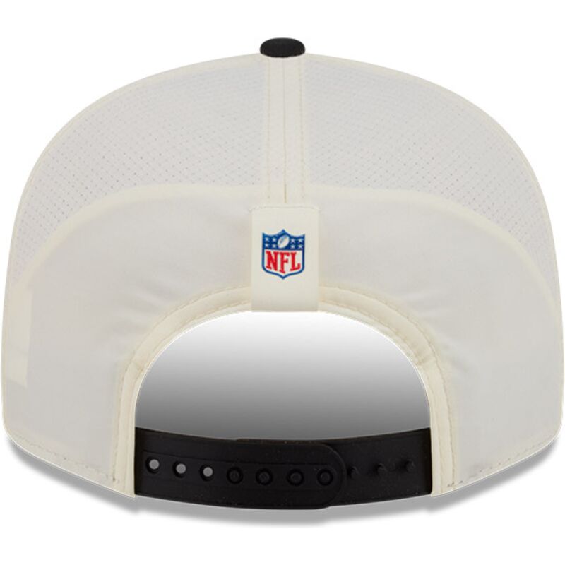 beige-und-schwarze-flache-snapback-kappe-9fifty-training-pack-2026-der-las-vegas-raiders-nfl-von-new-era