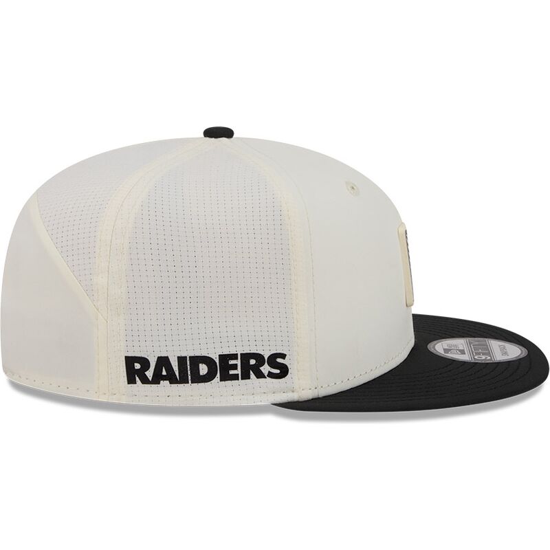 cappello-piatto-beige-e-nero-snapback-9fifty-training-pack-2026-dei-las-vegas-raiders-nfl-di-new-era