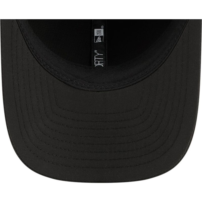 schwarze-gebogene-snapback-kappe-9forty-m-crown-training-pack-2026-der-las-vegas-raiders-nfl-von-new-era