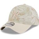 beige-gebogene-verstellbare-9twenty-leafy-palm-kappe-der-new-york-yankees-mlb-von-new-era