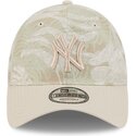 beige-gebogene-verstellbare-9twenty-leafy-palm-kappe-der-new-york-yankees-mlb-von-new-era