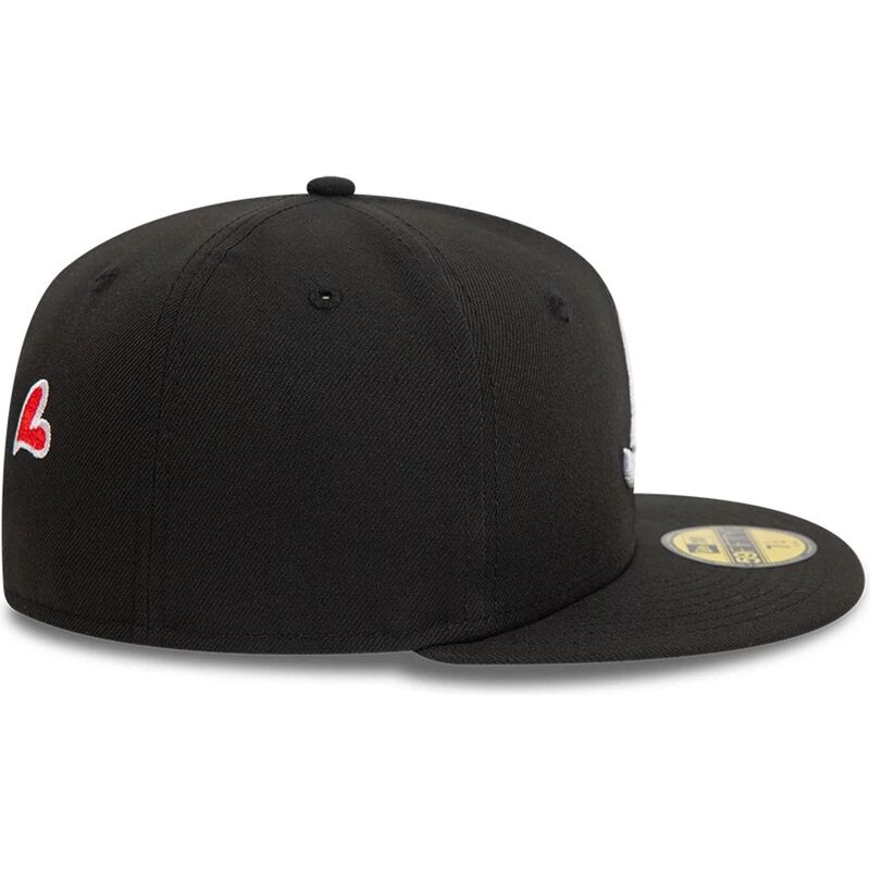 schwarze-enganliegende-59fifty-flatcap-heart-icon-der-atlanta-braves-mlb-von-new-era