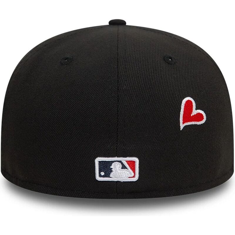 cappello-piatto-nero-aderente-59fifty-heart-icon-di-atlanta-braves-mlb-di-new-era
