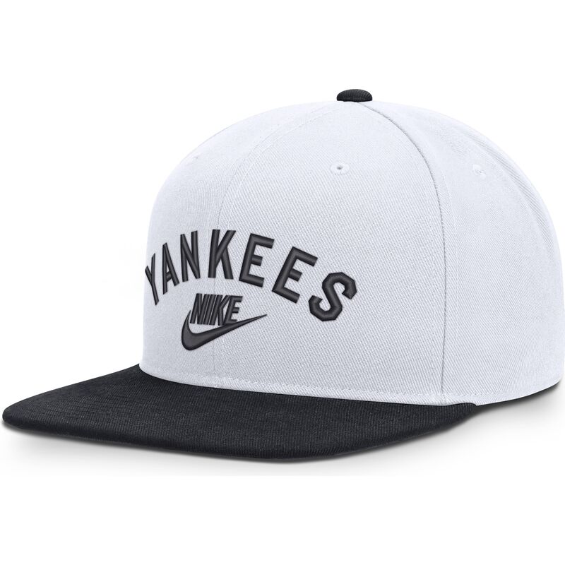 cappello-piatto-bianco-e-blu-marino-snapback-cooperstown-dri-fit-pro-structured-square-bill-di-new-york-yankees-mlb-di-nike cappello-piatto-bianco-e-blu-marino-snapback-cooperstown-dri-fit-pro-structured-square-bill-di-new-york-yankees-mlb-di-nike
