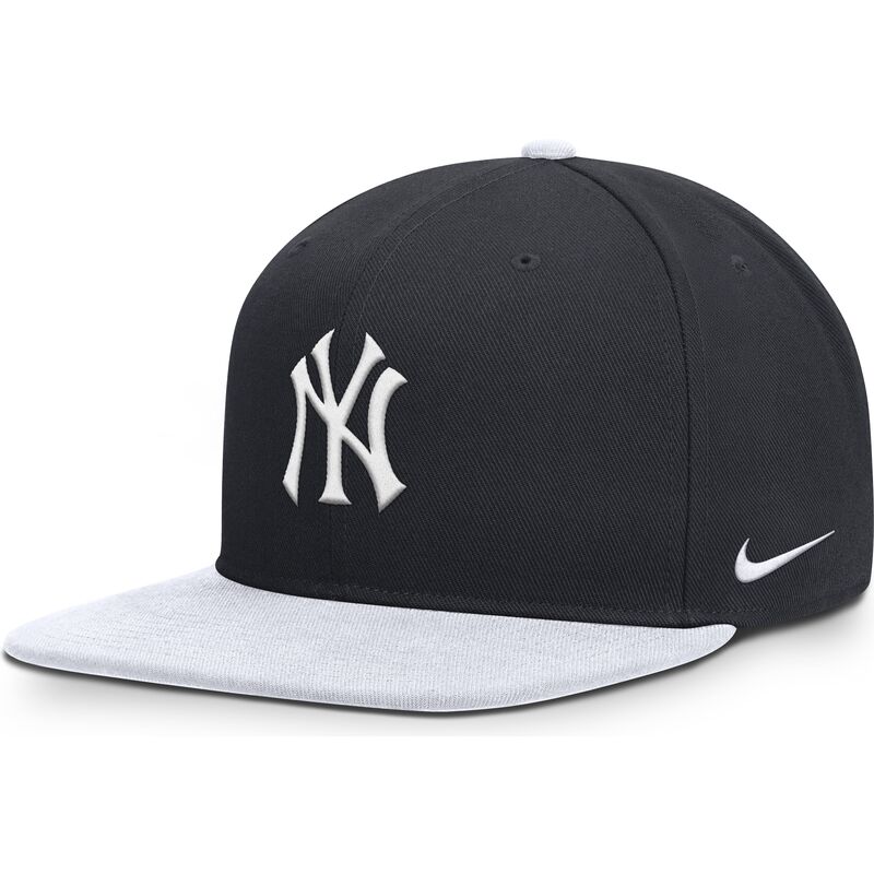 marineblaue-und-weisse-flache-snapback-kappe-dri-fit-pro-structured-square-bill-von-new-york-yankees-mlb-von-nike