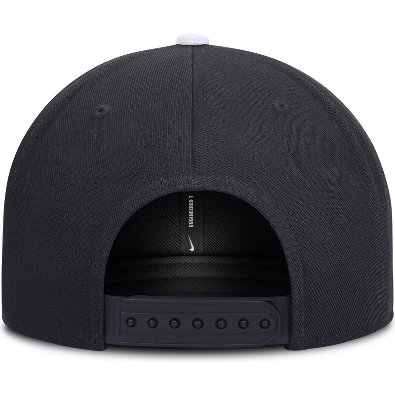 casquette-plate-bleue-marine-et-blanche-snapback-dri-fit-pro-structured-square-bill-new-york-yankees-mlb-nike