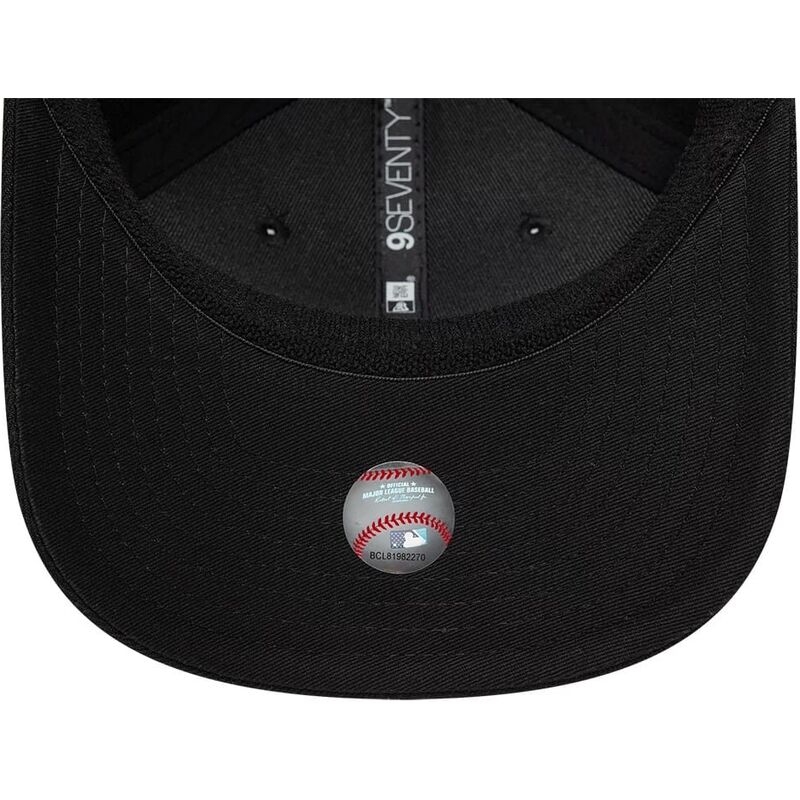 casquette-courbee-noire-snapback-9seventy-stretch-snap-player-replica-chicago-white-sox-mlb-new-era