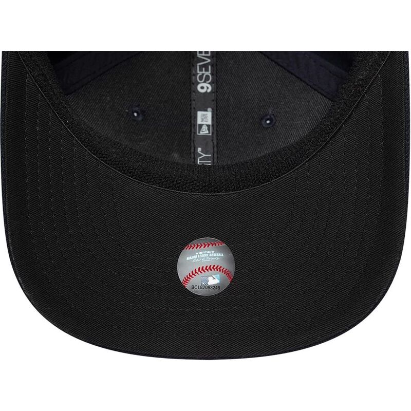 mutzen-gebogen-marineblau-snapback-9seventy-stretch-snap-player-replica-der-new-york-yankees-mlb-von-new-era