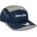 casquette-5-panel-courbee-bleue-marine-ajustable-runner-colour-block-new-era